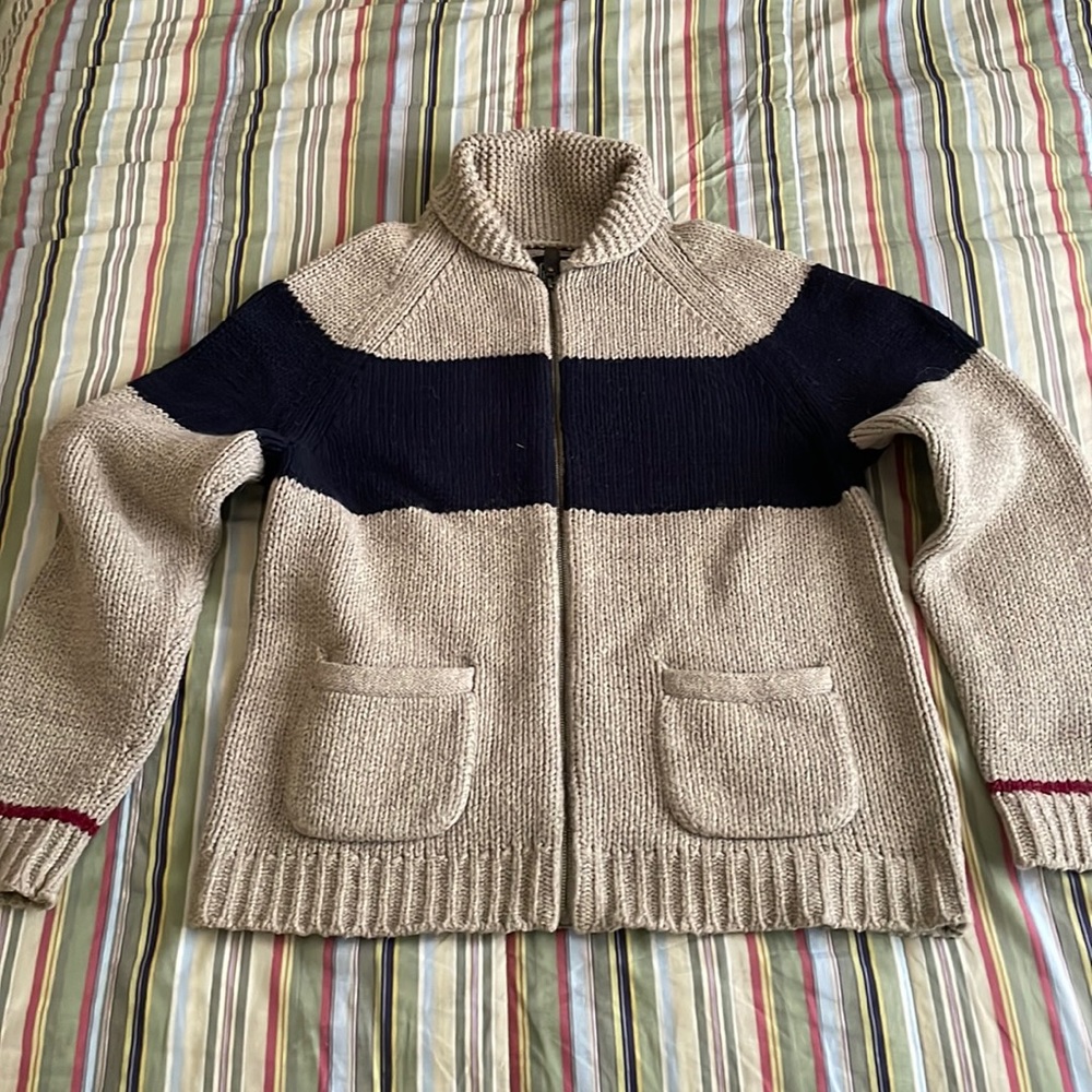 The Gap knit sweater from the 2007 (?) collection. in excellent conditions.